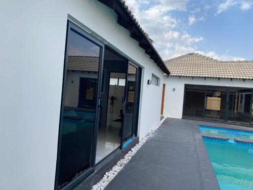 Bela-Bela House | The King's Court Guest Manor