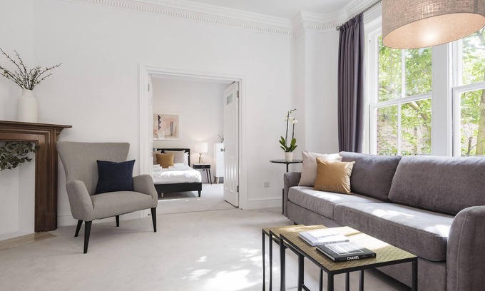 Belgravia Apartment | The King's Road Suite next to Sloane Square