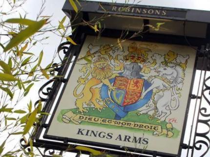 Wilmslow Bed & Breakfast | The Kings Arms