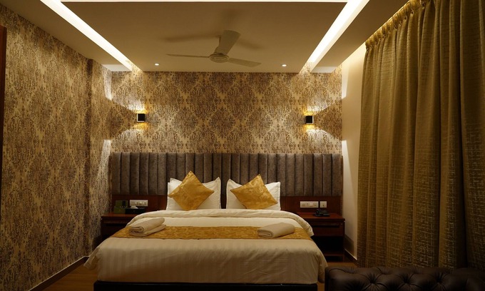 Nungambakkam Hotel | The Kings Park Grand