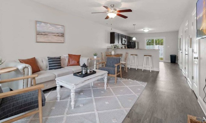Westgate House | The KINGS Suite Sleeps 6 2Bedroom 2 1/2 Bath