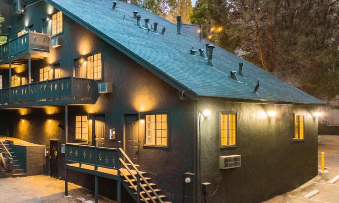Lake Arrowhead Hotel | The Kingsley Hotel