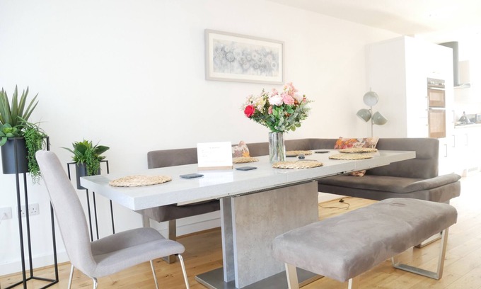 Newland Near Ulverston House | The Kipling Inn - Holiday Home, 4 - Bed, Sleeps 7, Pets Welcome - Ulverston