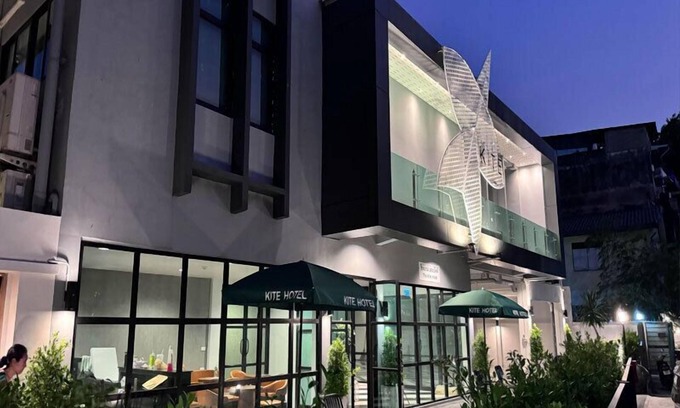Pom Prap Sattru Phai Hotel | The Kite Hotel