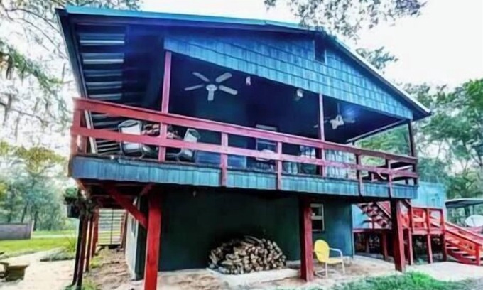 Jefferson House | The Knee Knocker on Caddo Lake