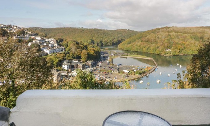 Looe House | The Knoll