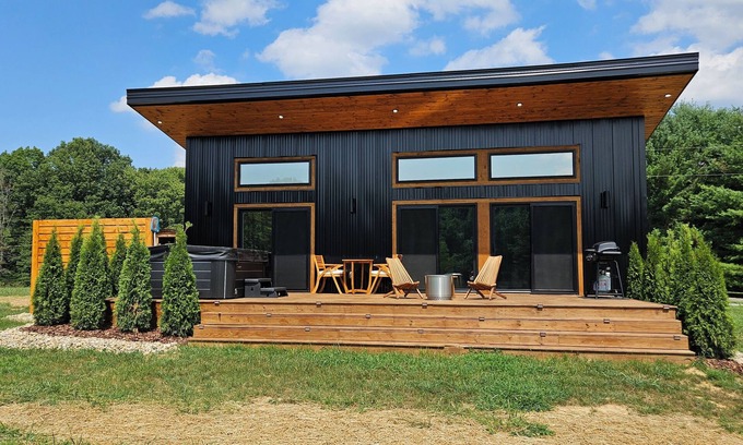 Rockbridge Villa | The Koselig - Lux Villa with Sauna & Hot tub/NEW