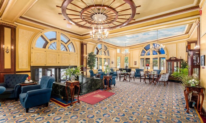 Marietta Hotel | The Lafayette A grand Riverboat Era Hotel