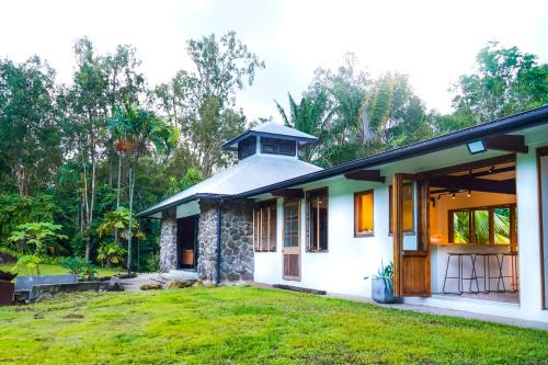 Mission Beach House | The Lake House