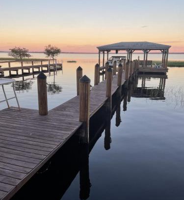 Fedhaven Apartment | The Lake House on Lake Rosalie
