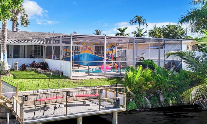 Miramar House | The Lake House: Relax & Rejuvenate