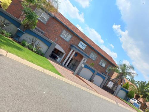 Brakpan Bed & Breakfast | The Lakehouse BnB