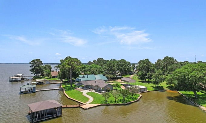 Tool House | THE LAKEHOUSE | Lakefront Boat & RV Getaway
