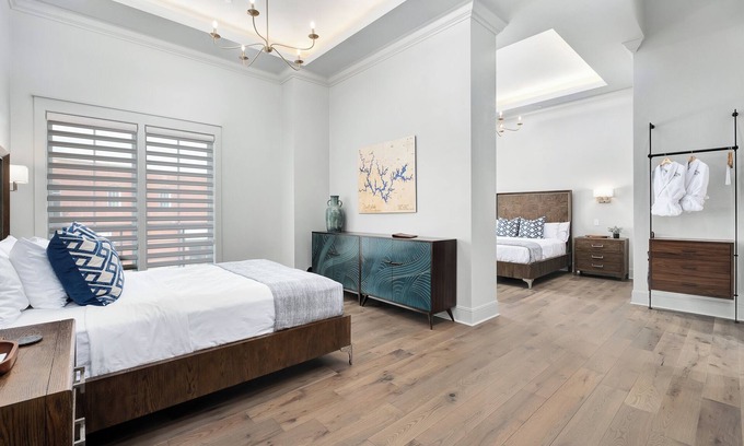 Cullman Hotel | The Lakes Suite | 5 Minutes from I65 | In the heart of Cullman