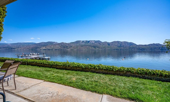 Central Okanagan Condo | The Lakeside Condo with Large Outdoor Space #105