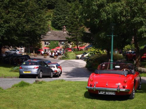 High Peak Hotel | The Lamb Inn