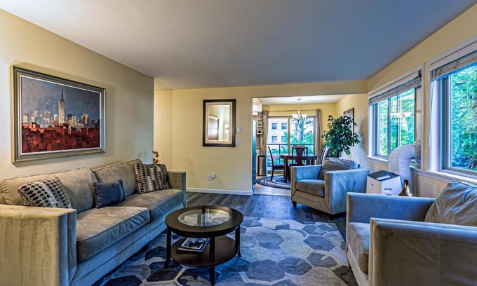 North End Apartment | the Lanai, Best Area, 2 Bedrooms, WD, Large Balcony, Condo, 825sf