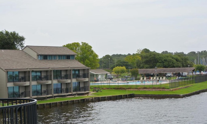 Seven Coves Resort | The Landing at Seven Coves