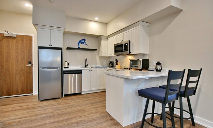 Meaford Hotel | The Landing - Extended Stay Quarters