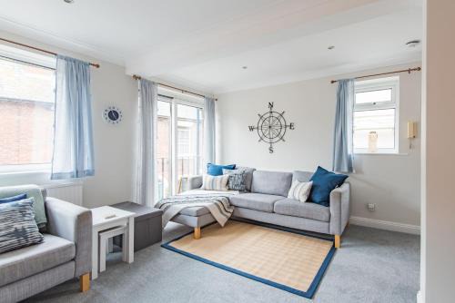 Hythe House | The Landing