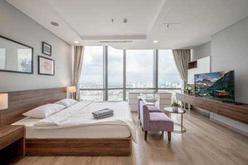 Hang Xanh Hotel | The Landmark 81 Harmony Residence