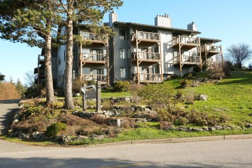 Eastsound Apartment | The Landmark Inn on Orcas Island