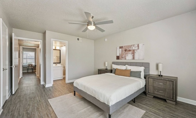 North Arlington Apartment | The Landry 136 | Spacious and Cozy 2 Bedroom 2bth
