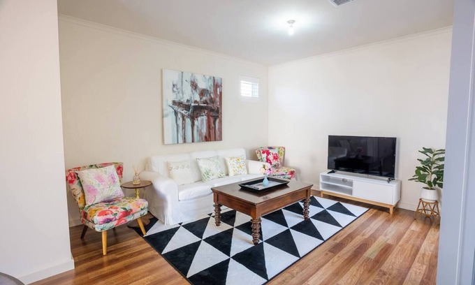 Lightsview House | The Lane of Lightsview Relaxed Inner city Living
