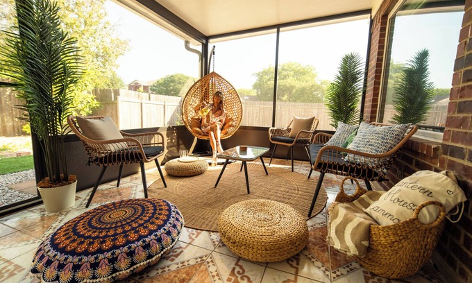 Pflugerville House | The Lantern House EXPERIENCE w/Hot Tub & Game Room in Pflugerville