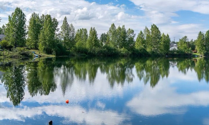 University Area House | The Last Frontier Lake House Lodge in Anchorage 3bdrm 2ba