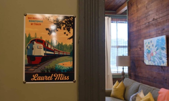 Laurel Hotel | The Laurel Room- The Buzzard's Roost Inn