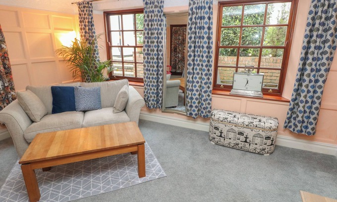 St. Fagans Cottage | The Laurels Flat