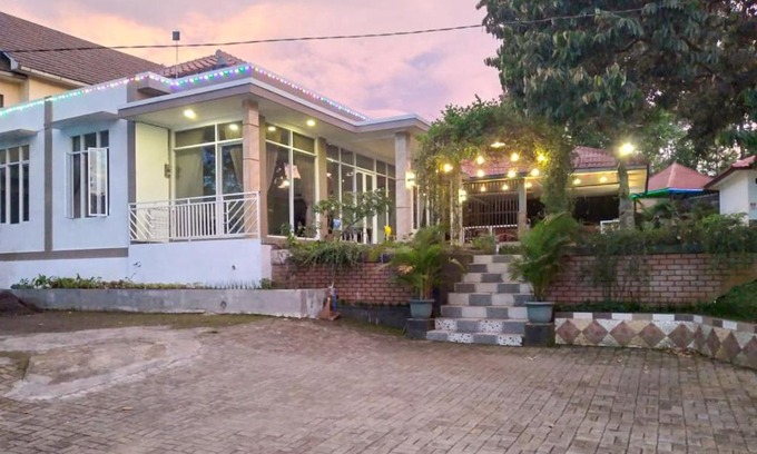 Megamendung Villa | The Lavana Villa Marwah Puncak