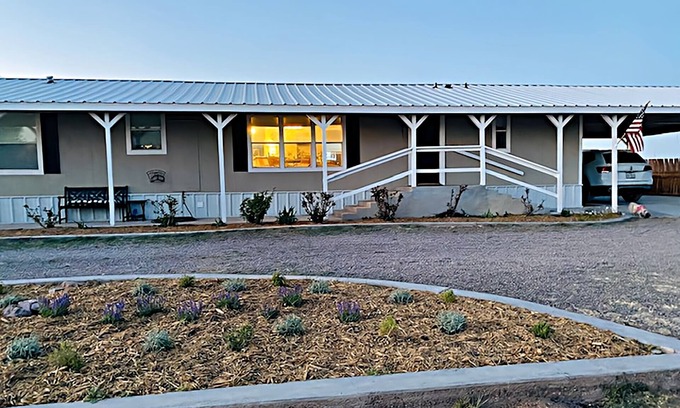 Fort Davis House | The Lavender cottage in Ft. Davis, Tx., great views & one block from Main Street