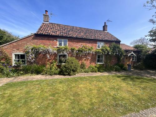 Foulsham House | The Lavender House