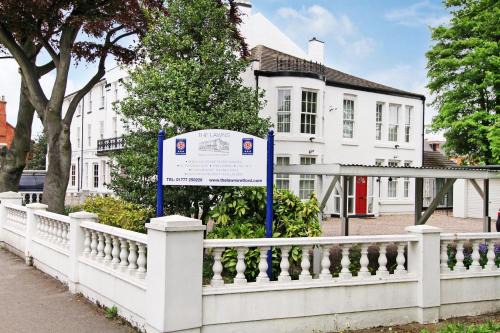 Retford House | The Lawns Guest House