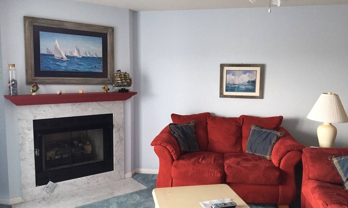 Osage Beach Condo | The Ledges - 2 BR/2BA Main Channel - Bldg 10 Sleeps 8