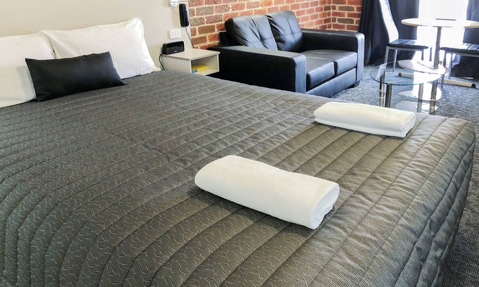 Leeton Hotel | The Leeton Heritage Motor Inn