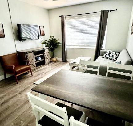 Coral Ridge Apartment | The Leeward Apartments By Lowkl