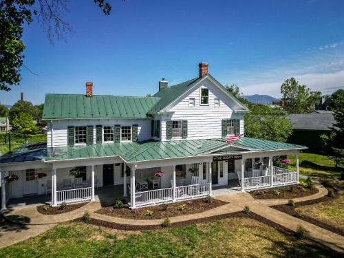 Luray House | The Legacy Suites Collection Full Property Rental