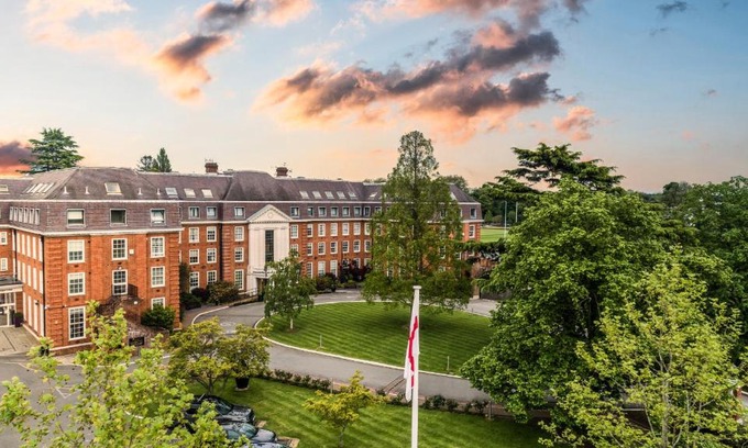 Richmond-upon-Thames Hotel | The Lensbury Resort