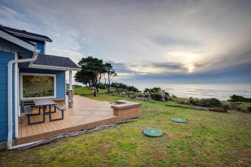 Port Orford House | The Lighthouse 3 Acre Port Orford Oceanfront Home