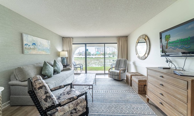 Panama City Beach Condo | The Lily Pad! Edgewater Villa-Beautiful Pond & Golf Views-Walk In Shower