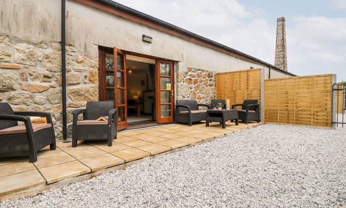 Stenalees Cottage | THE LINNEY@THE WEST DRY, family friendly, with a garden in St Austell