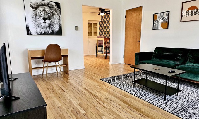 Westwood Apartment | The 'Lion’s Den' Pet Friendly, 10 mins to UCMC, Perfect For Long Term Stays