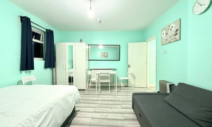 Euston Apartment | The Little Guest House (F1)