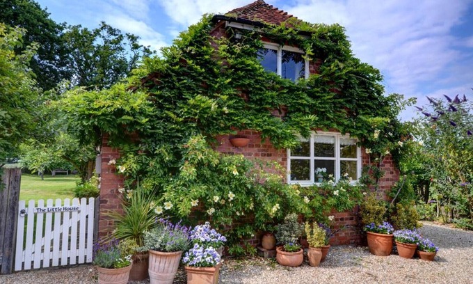 Rolvenden House | The Little House - One Bedroom House, Sleeps 2