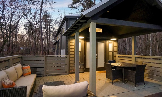 Monteagle House | The Little Lodge at The Retreat at Deer Lick Falls