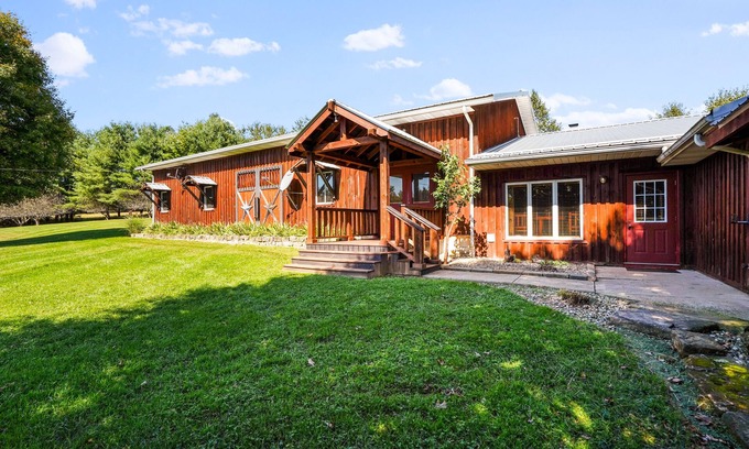 Bladensburg Cabin | The Little Lodge.nDisconnect from your fast pace with friends and family.