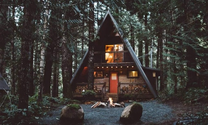 White Pass House | The Little Owl Cabin at Mt. Rainier